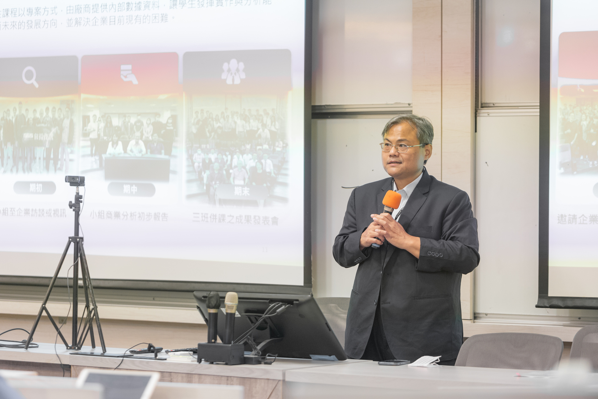 王昭文老師進行課程說明圖片