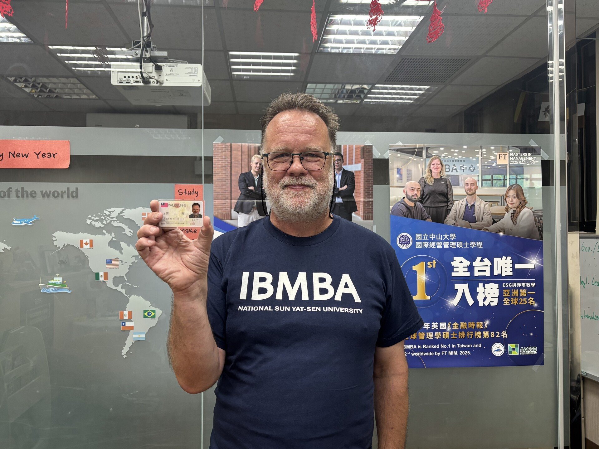 Professor Andersson officially obtains Taiwanese citizenshipImage
