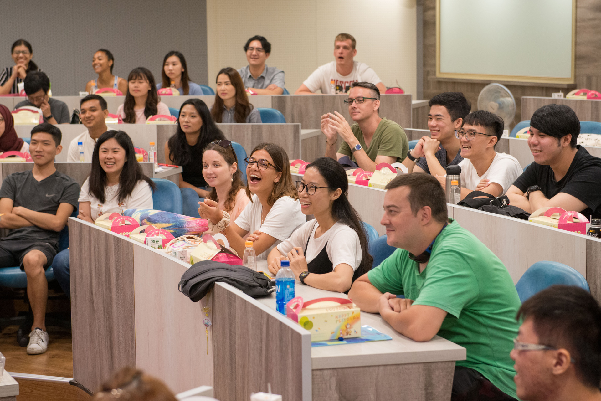 With a large number of international students, the College of Management has a wider range of learning perspectives.Image