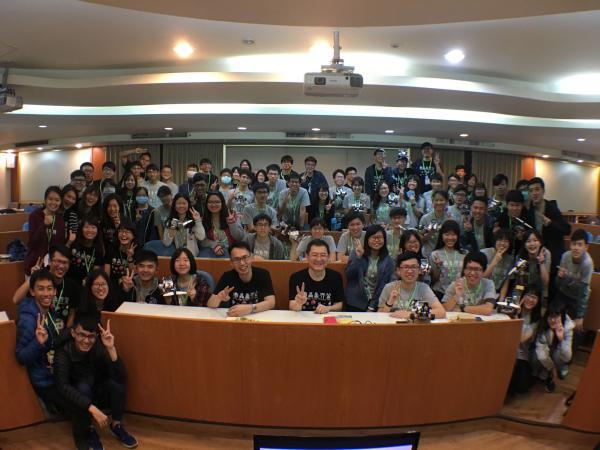 Students of Department of Information Management held robot programing design camp for high school studentsImage