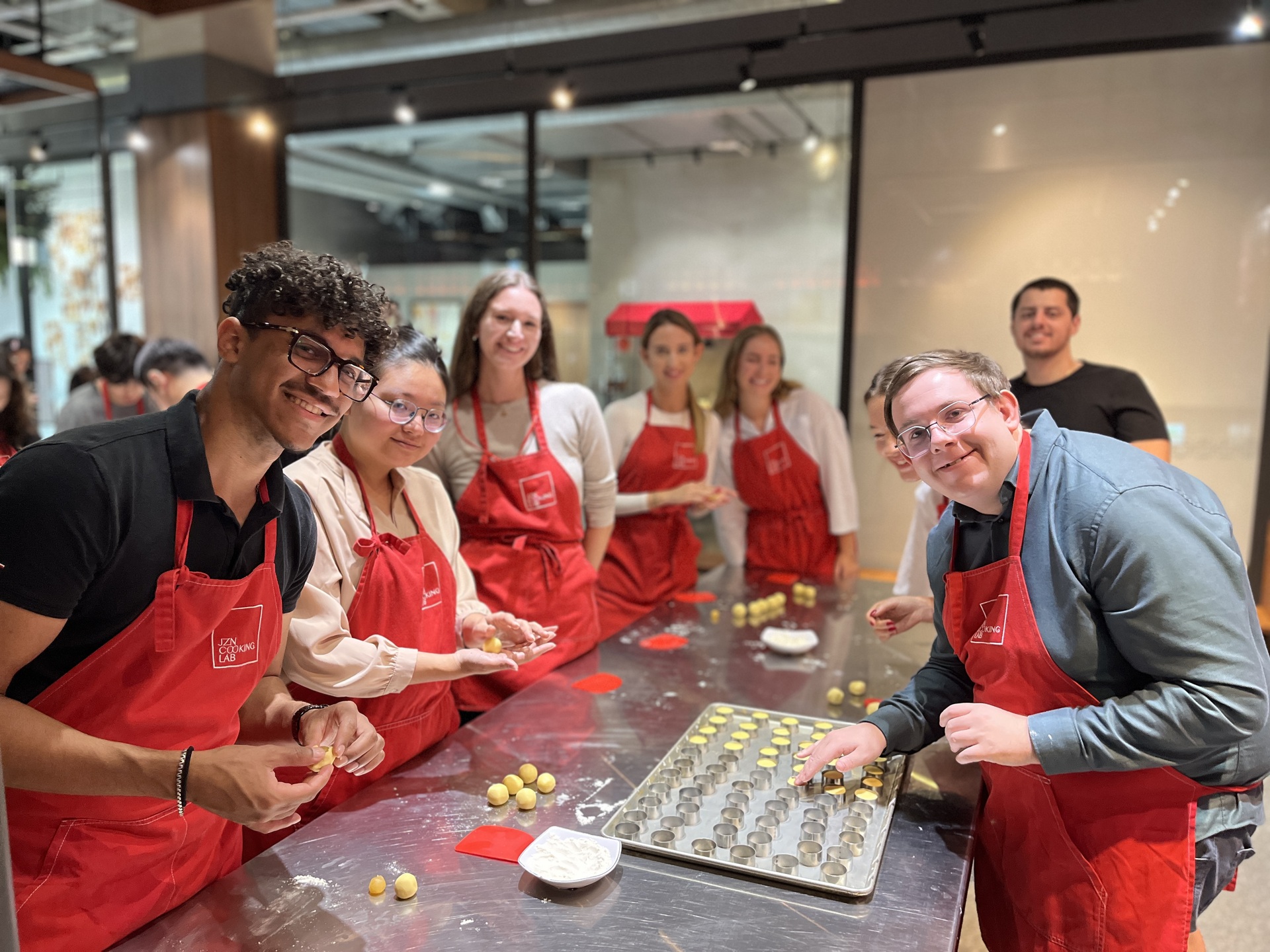 ACT學生體驗手做鳳梨酥圖片
