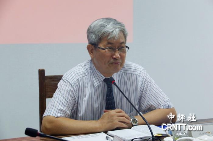 論壇主持人、高雄師範大學校長吳連賞（中評社圖片）圖片