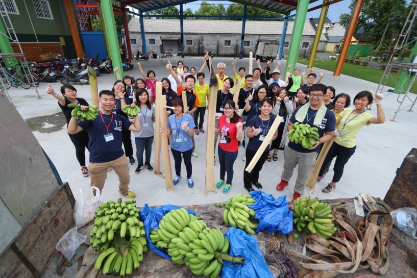 中山大學徵選全台20名大學生一同到高雄市旗山區糖廠社區，體驗農村。（圖／中山大學提供 , 2017.07.06）圖片