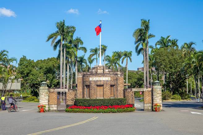 台灣的大學排名普遍下滑，台灣大學從去年的24名下滑到26名。達志影像-Shutterstock圖片