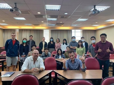 【Speech】The Future Changes by Professor Gideon GideonImage