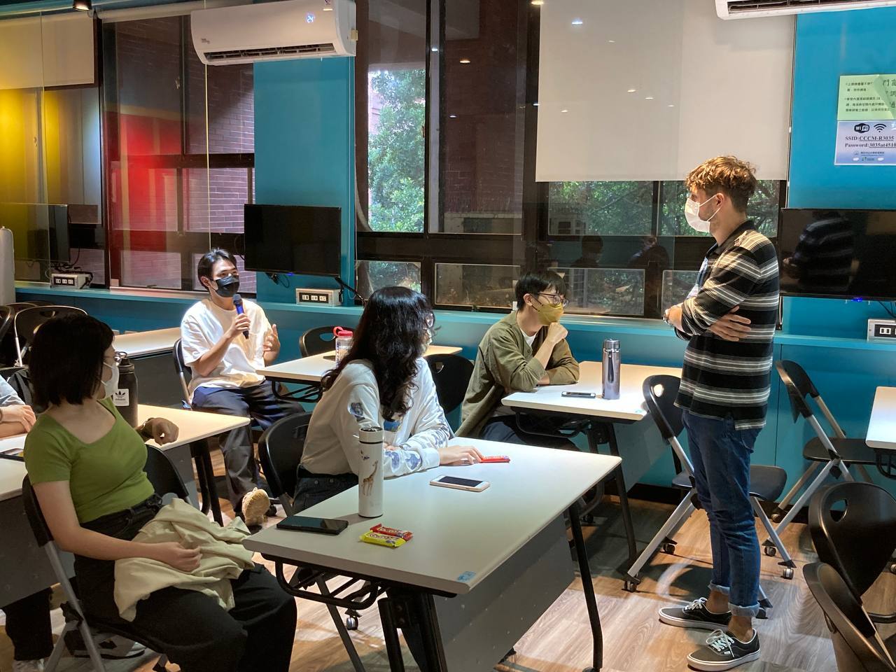 同學以英文表達自己對科學的想像圖片