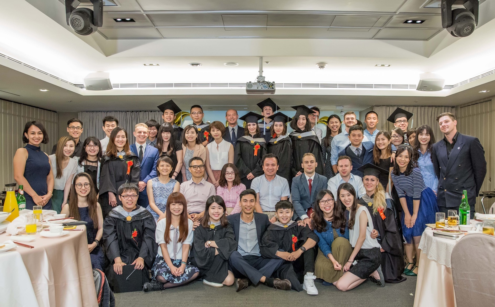 國立中山大學人力資源全英語碩士班師生合照圖片