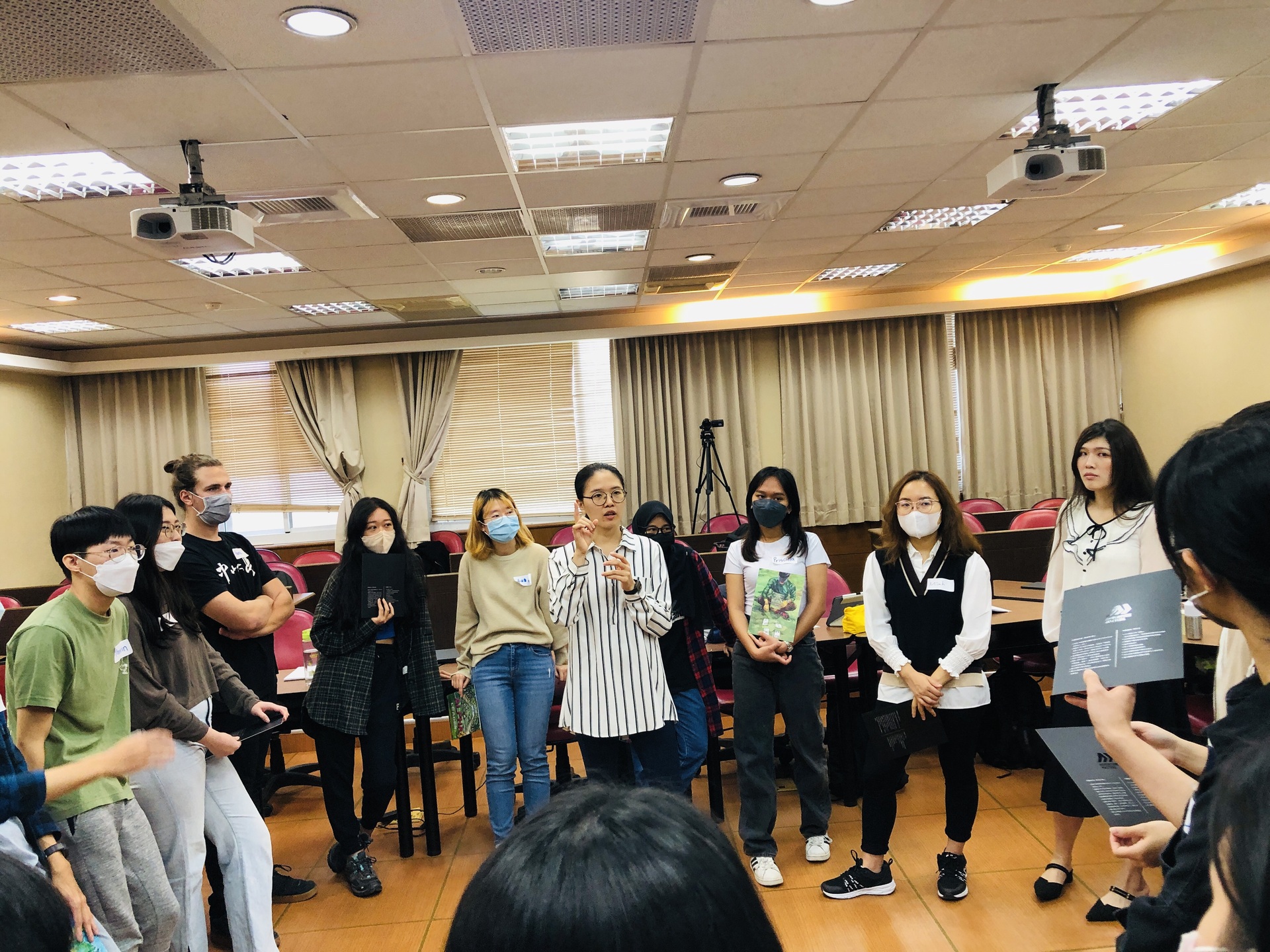 《111-2 GHRM608》What Kind of Employees You Are? Does only one personality trait lead to a successful career path? (2023)Image