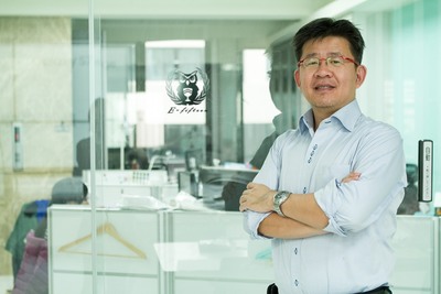 衣十五總經理蔡介欽圖片