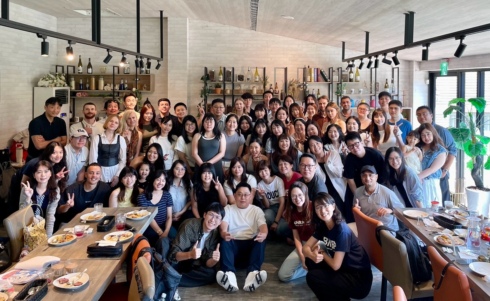 Group photo of the NSYSU College of Management Alumni GatheringImage