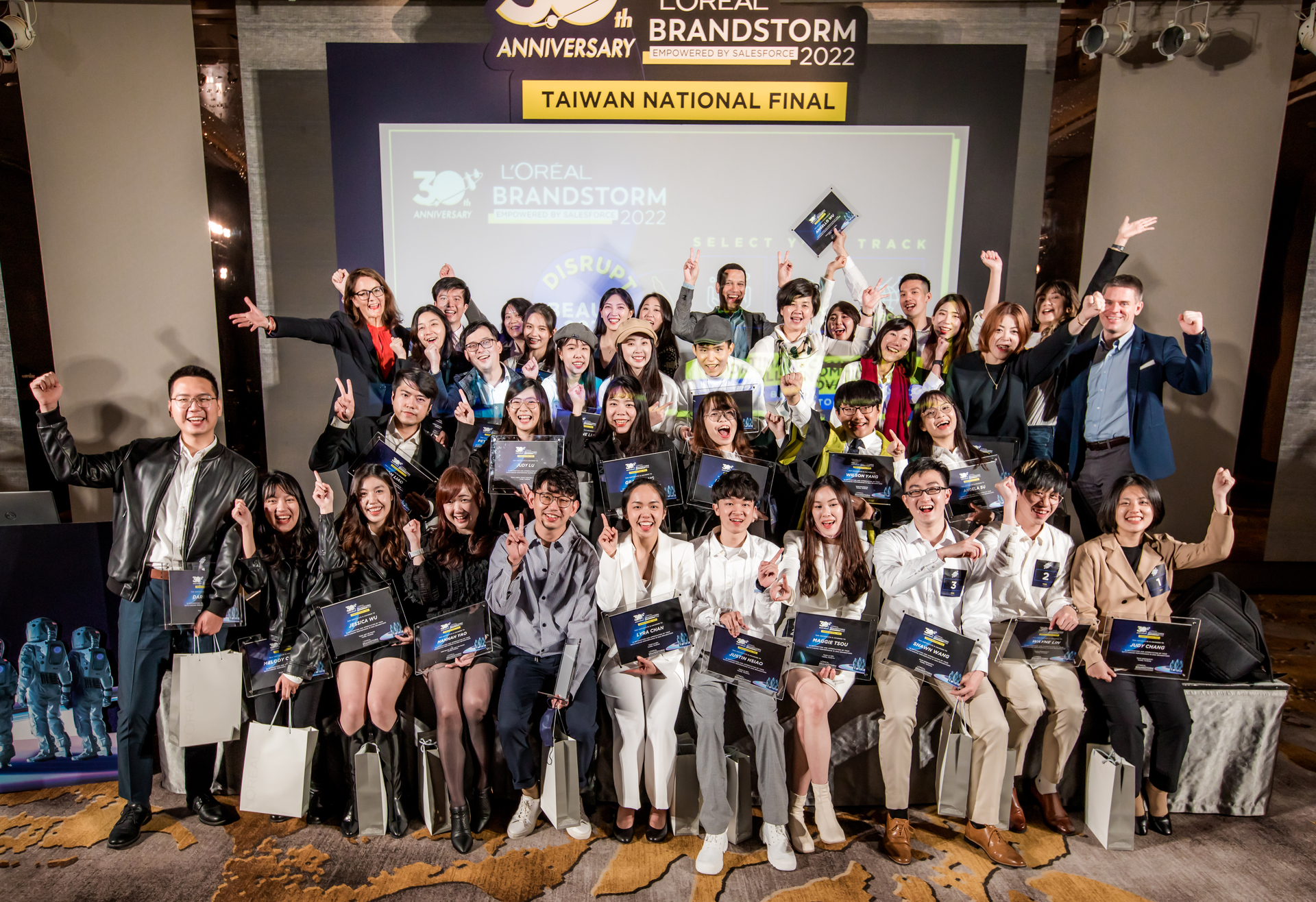 2022 L'Oréal Brandstorm 萊雅商業競賽 台灣區決賽大合照圖片