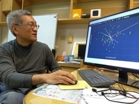 Assistant Professor Tony Chuo (卓雍然) explaining the application of R languageImage
