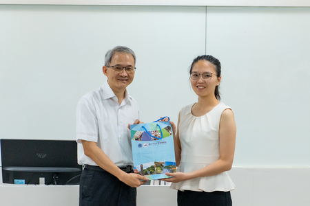 【新聞】外商面面觀(1)面試工作坊 –新加坡知名電商資深人資專員賴正煌學長及康邁健康管理顧問(股)公司林珈年學姐分享圖片