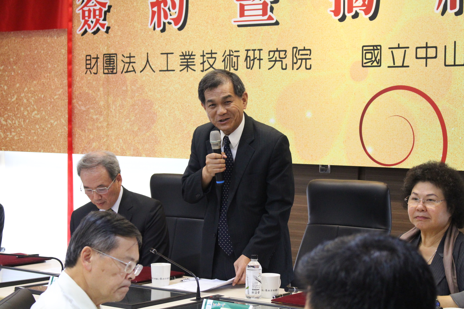國立中山大學、高雄市政府、工研院成立「南台灣跨領域科技創新中心」　管院帶頭進行產業先期調研計畫圖片