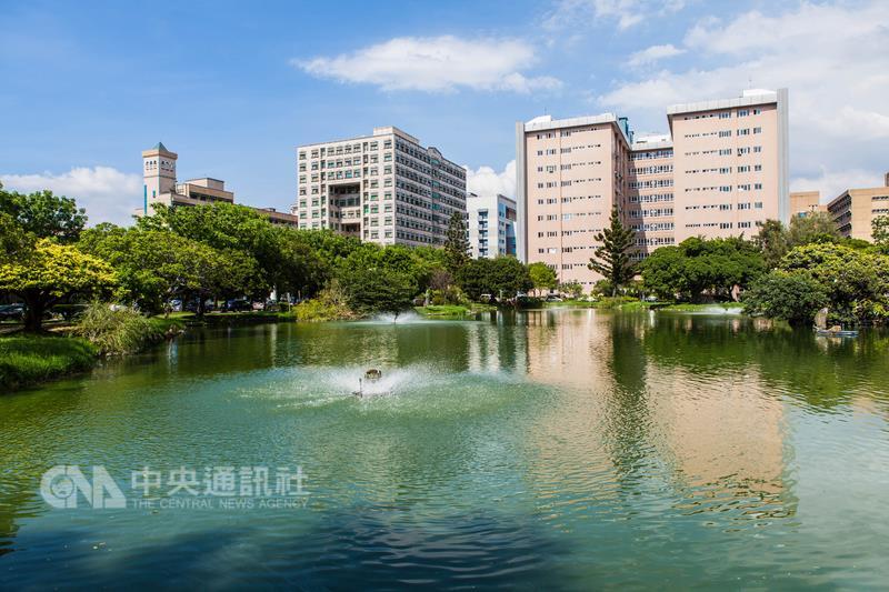 遠見雜誌公布「2017台灣最佳大學排行榜」，國立中興 大學（圖）獲選最具發展潛力大學，更被選為國內百年 老校形象成功翻轉的典範。 （中興大學提供） 中央社記者趙麗妍傳真　106年7月5日圖片