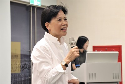 第5屆「學姊」議長劉陳昭玲表示，中山大學公事所在賴峰偉與副院長郭瑞坤的大力支持下，在澎湖設立學分班碩專班，成為培育公共事務人才的搖籃。（圖／記者張塵攝，2019.11.02）圖片