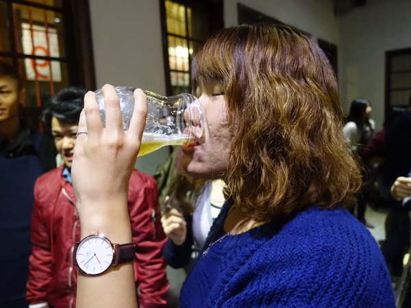 K歌與美食 異國狂歡之夜外籍生嗨翻天（中山新聞）圖片