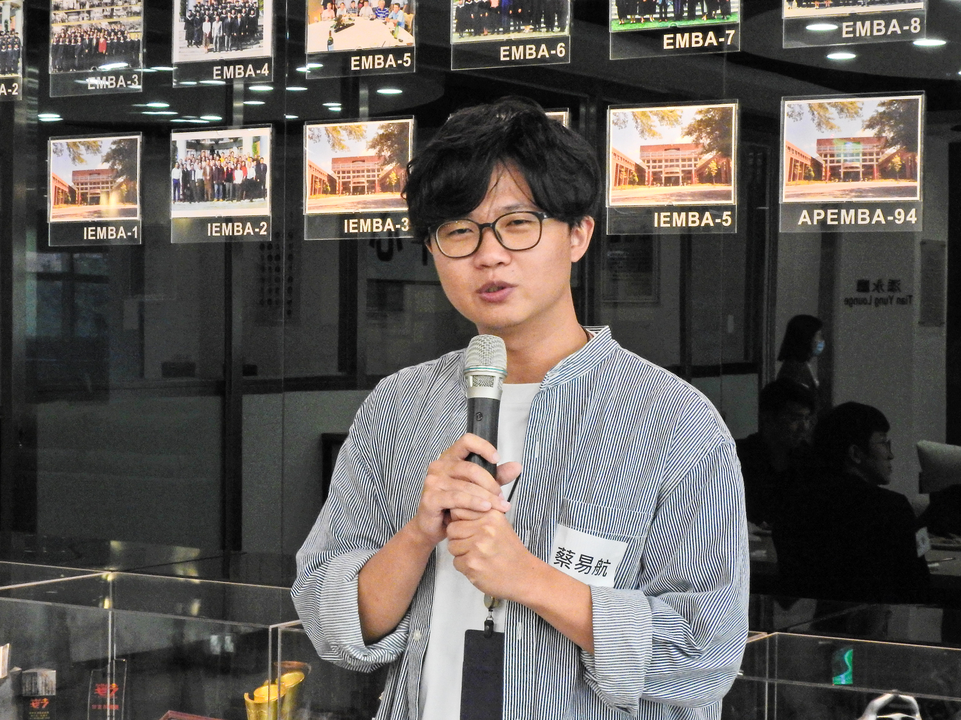 I-hang Tsai, PhD student in the Department of Information Management, generously shared his research direction