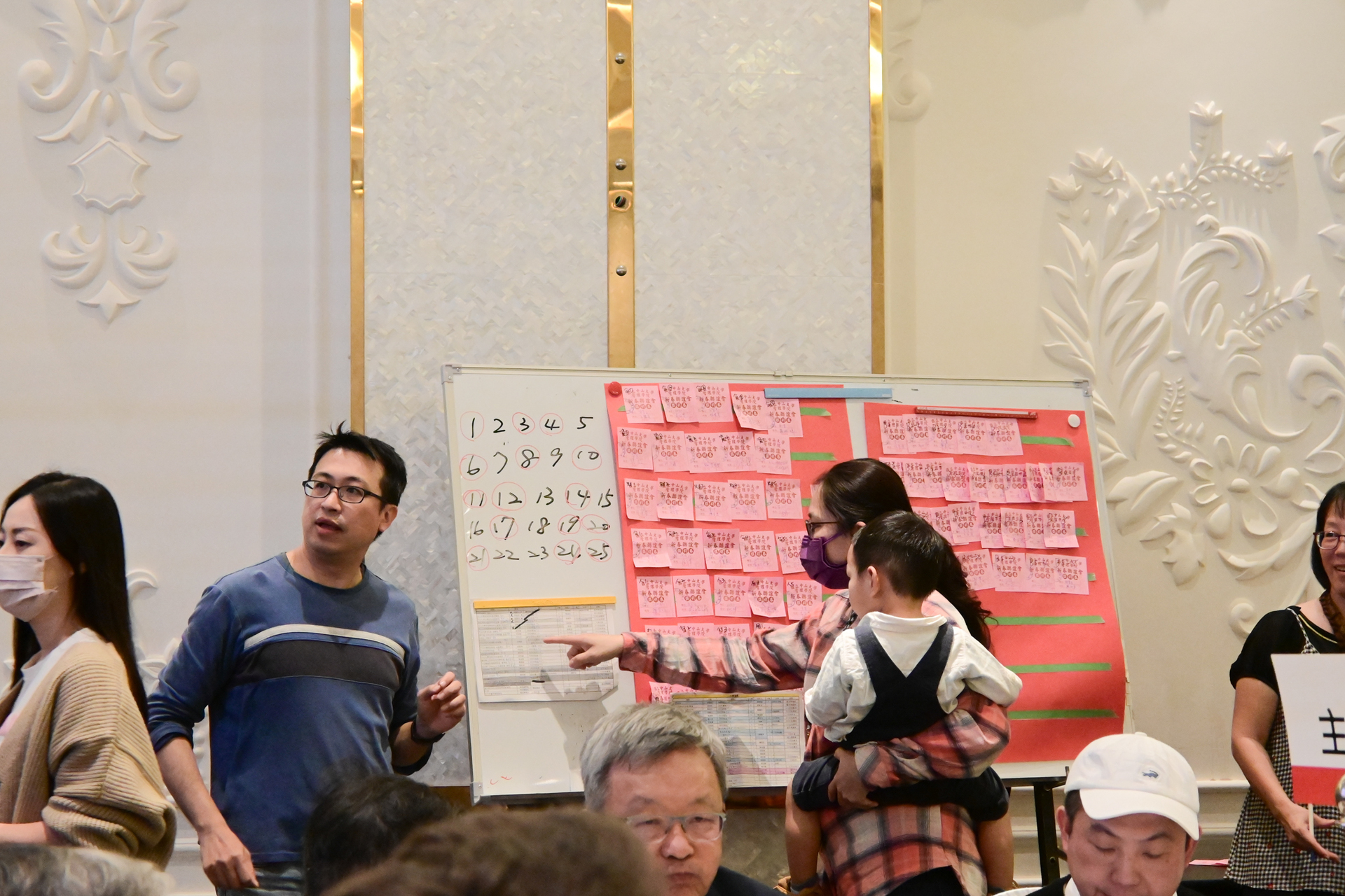 管院所有同仁盡心協助春酒流程順暢