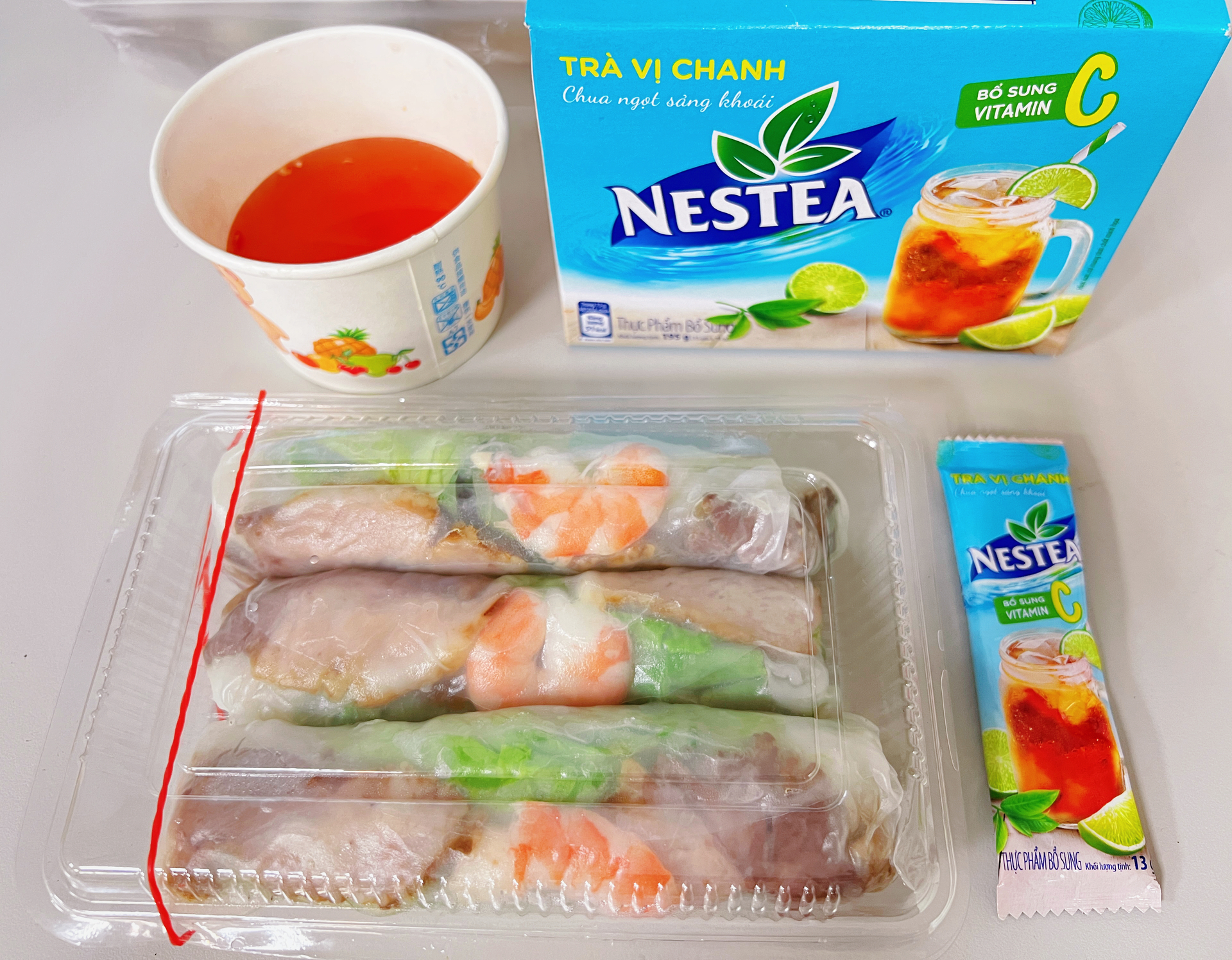 Anna 準備了美味的越南春捲和檸檬茶與大家分享圖片