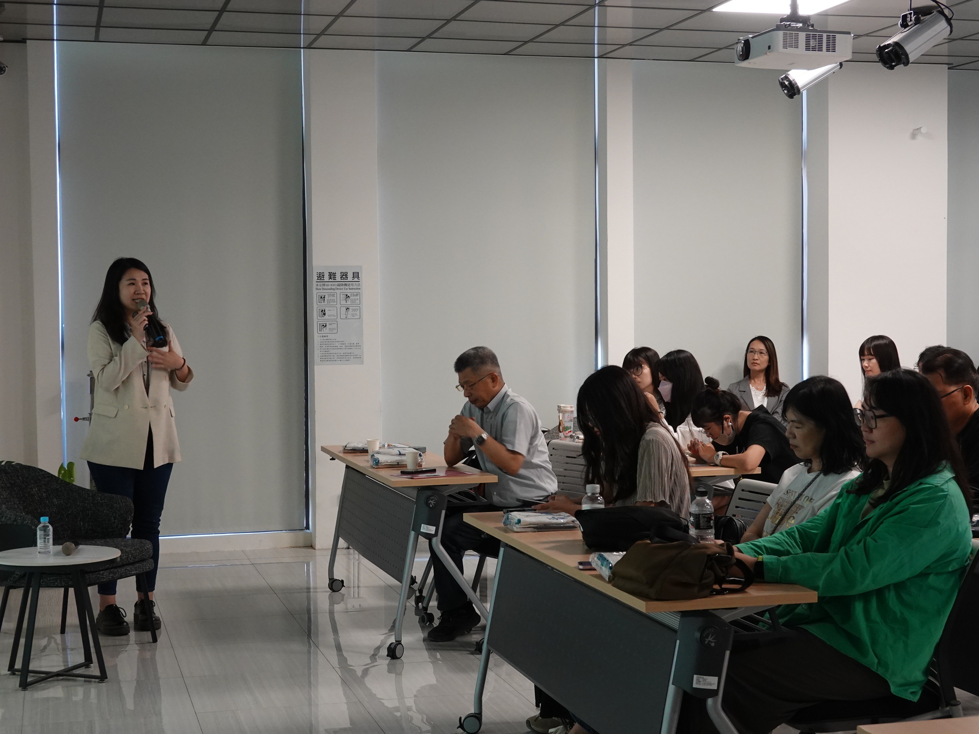 屏東縣政府勞動暨青年發展處處長李雨蓁分享「以青培青」的人才培力模式