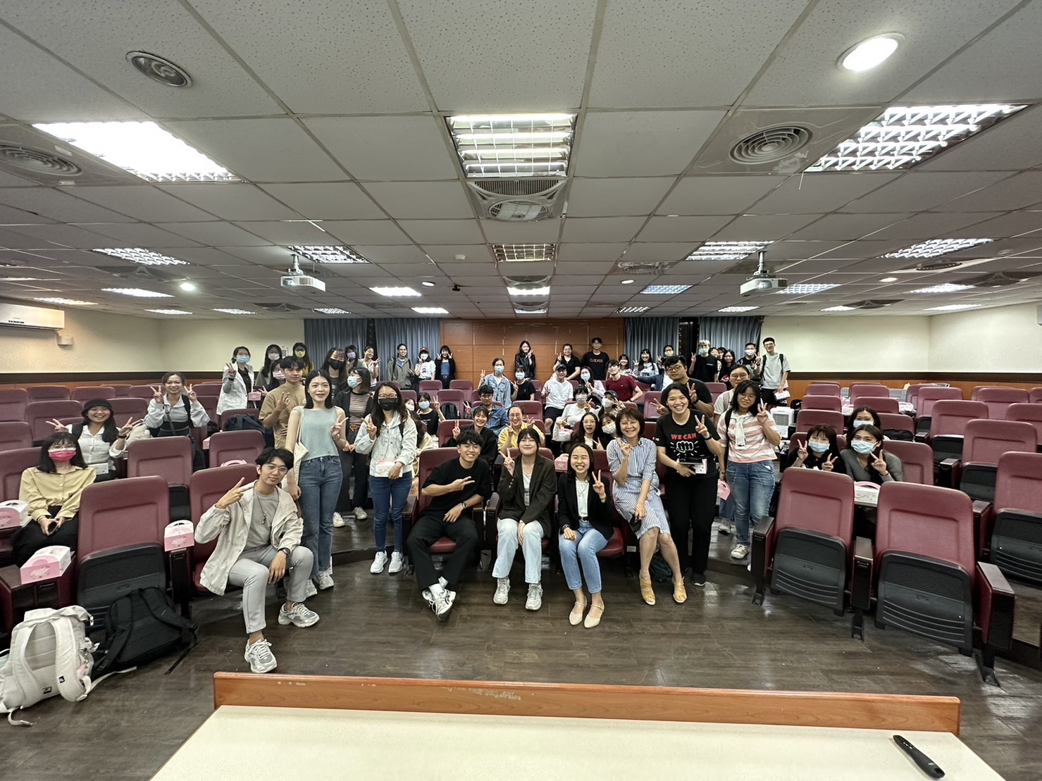 College of Management Students Embark on a Global Adventure: Exchange Students Share Insights on International Exchange Programs (May 11, 2023)Image