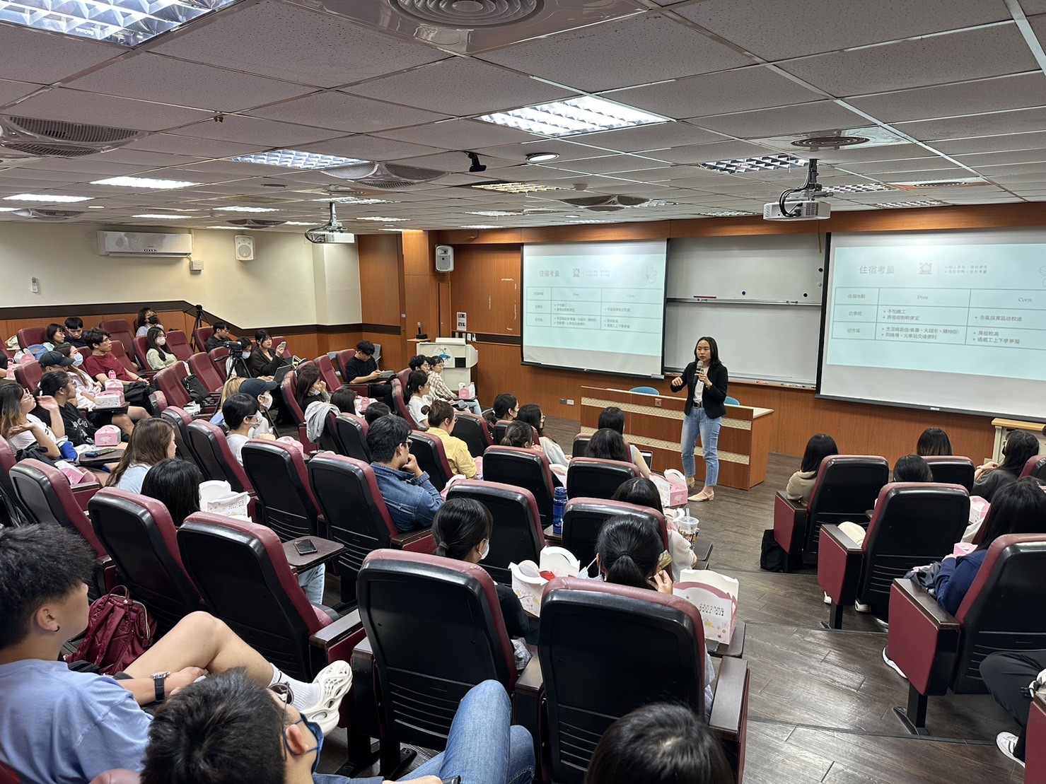 College of Management Students Embark on a Global Adventure: Exchange Students Share Insights on International Exchange Programs (May 11, 2023)Image