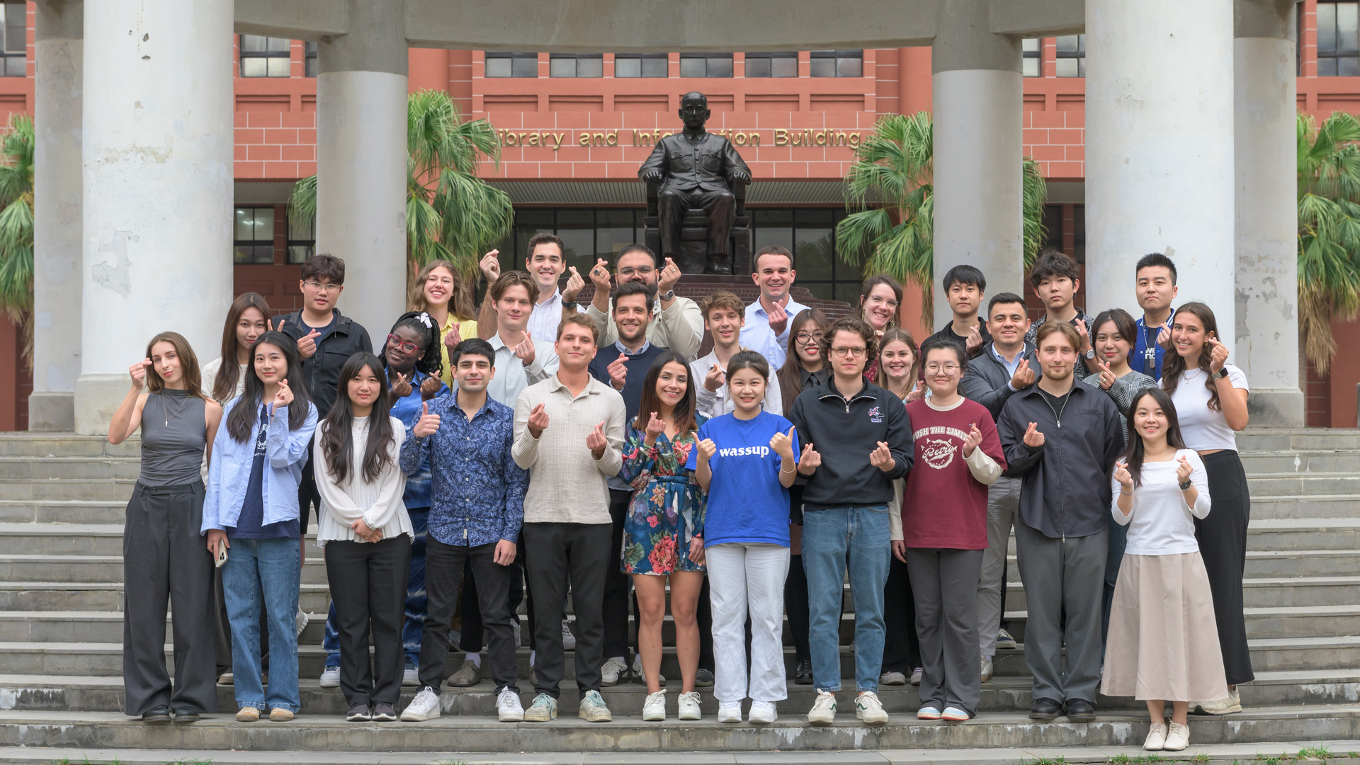 2024-25 ACT全球商管學程學生合照圖片