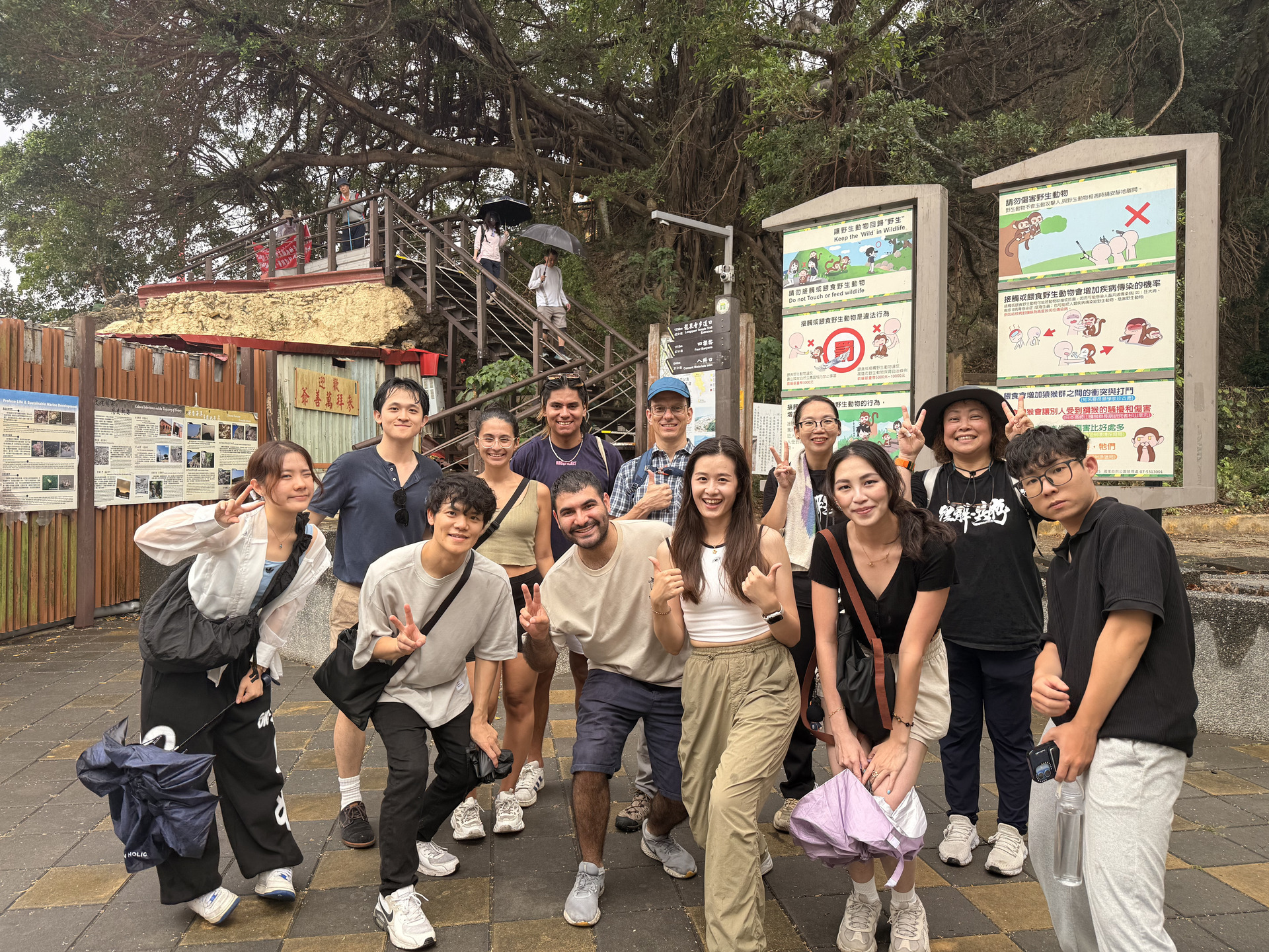 國際學程學生前往壽山，展開一場難忘的「獼猴生態導覽之旅」。圖片