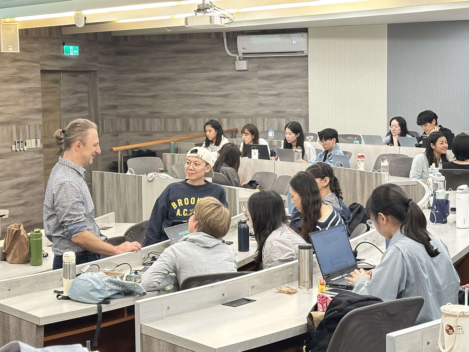 [IBMBA] Sustainable Leadership Forum Explores EU Climate Policy and Sustainability ChallengesImage