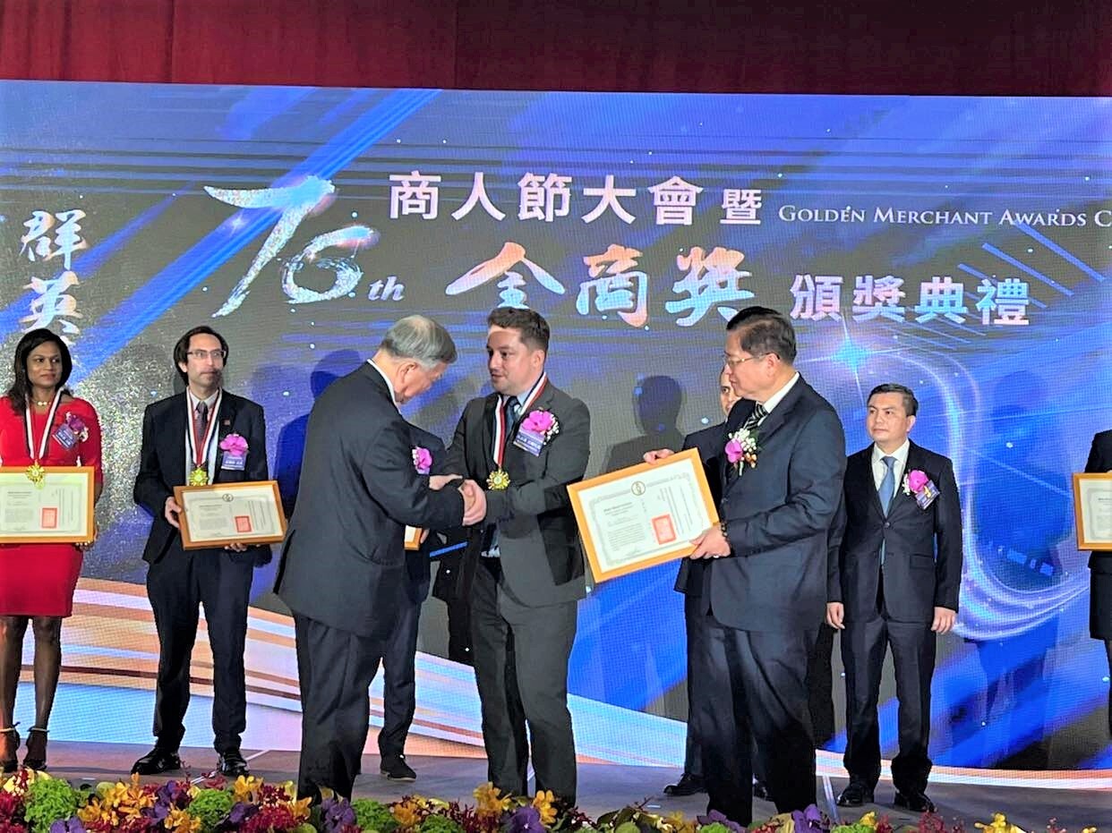 【管院榮譽】GHRM MBA-波蘭籍校友吾志遠 獲第76屆金商獎「優良外國駐華商務單位」佳績圖片