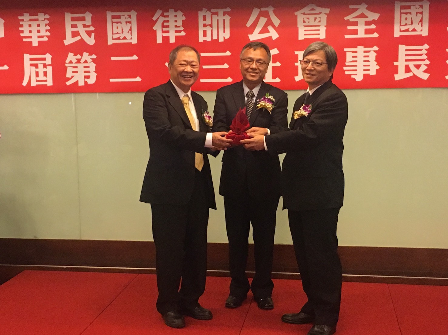 賀！E18蔡鴻杰學長榮任全國律師公會聯合會理事長！圖片