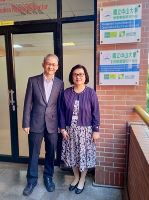 NSYSU iSVMS University Branch Center was established. Left: Dean San-Yih Hwang of the College of Management. Right: Professor Anne Wu Chair Professor of National Chengchi University.Image