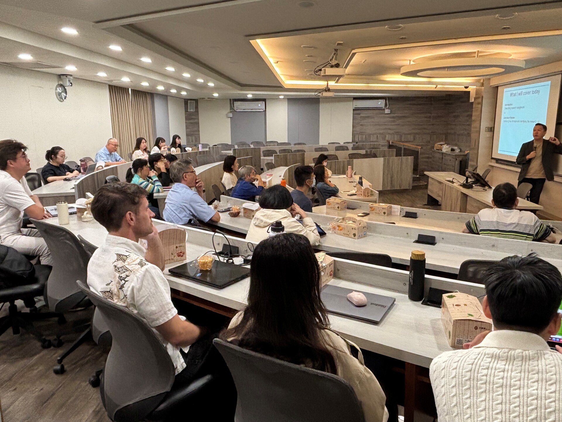 Presentation by Professor Chung-Lin Tsai's Research Team