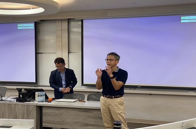 吳基逞教授在結尾時感謝鄧經理的出席