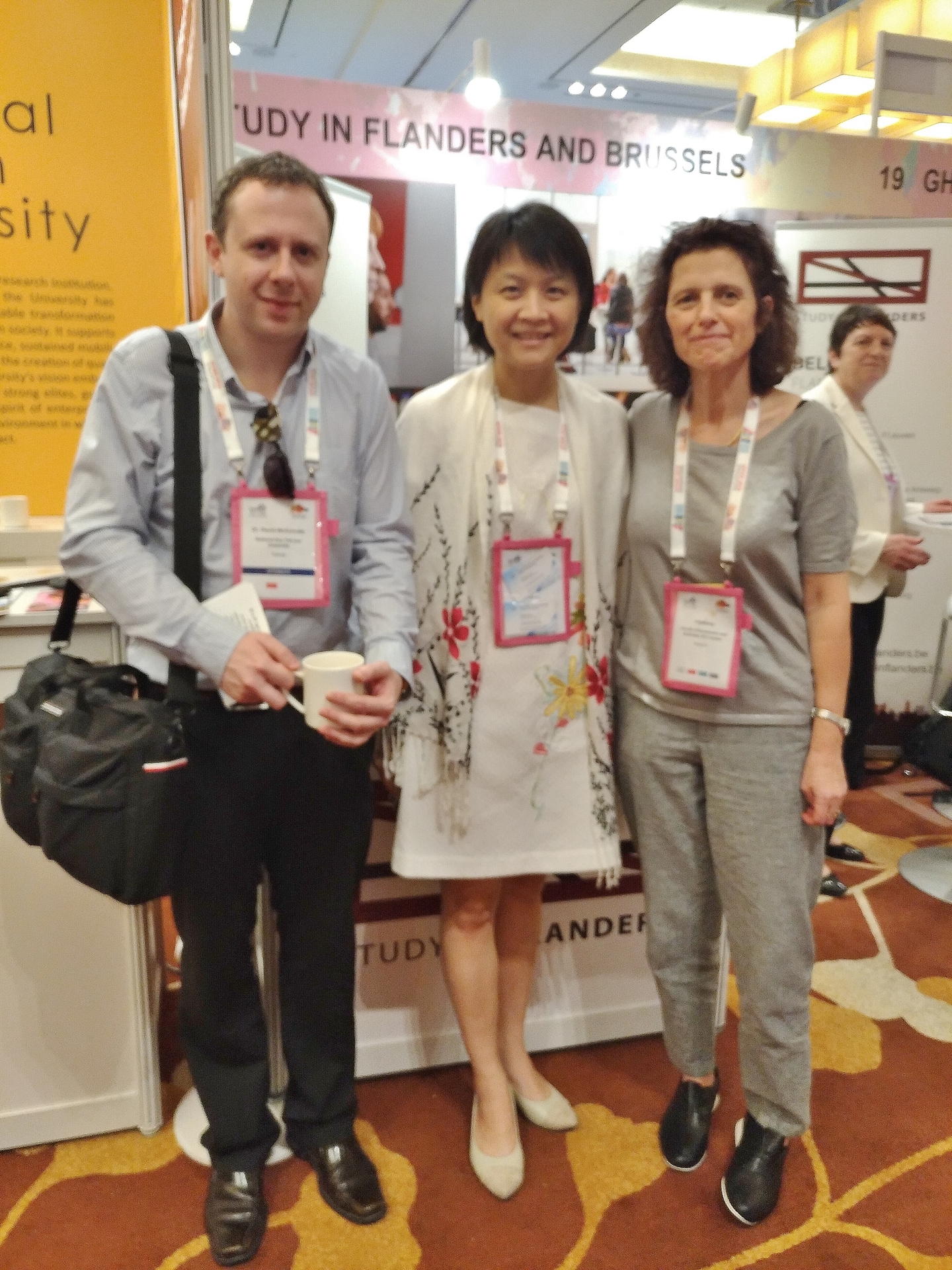 比利時魯汶大學代表(右一)The representative of Catholic University of Louvain(Right)Image