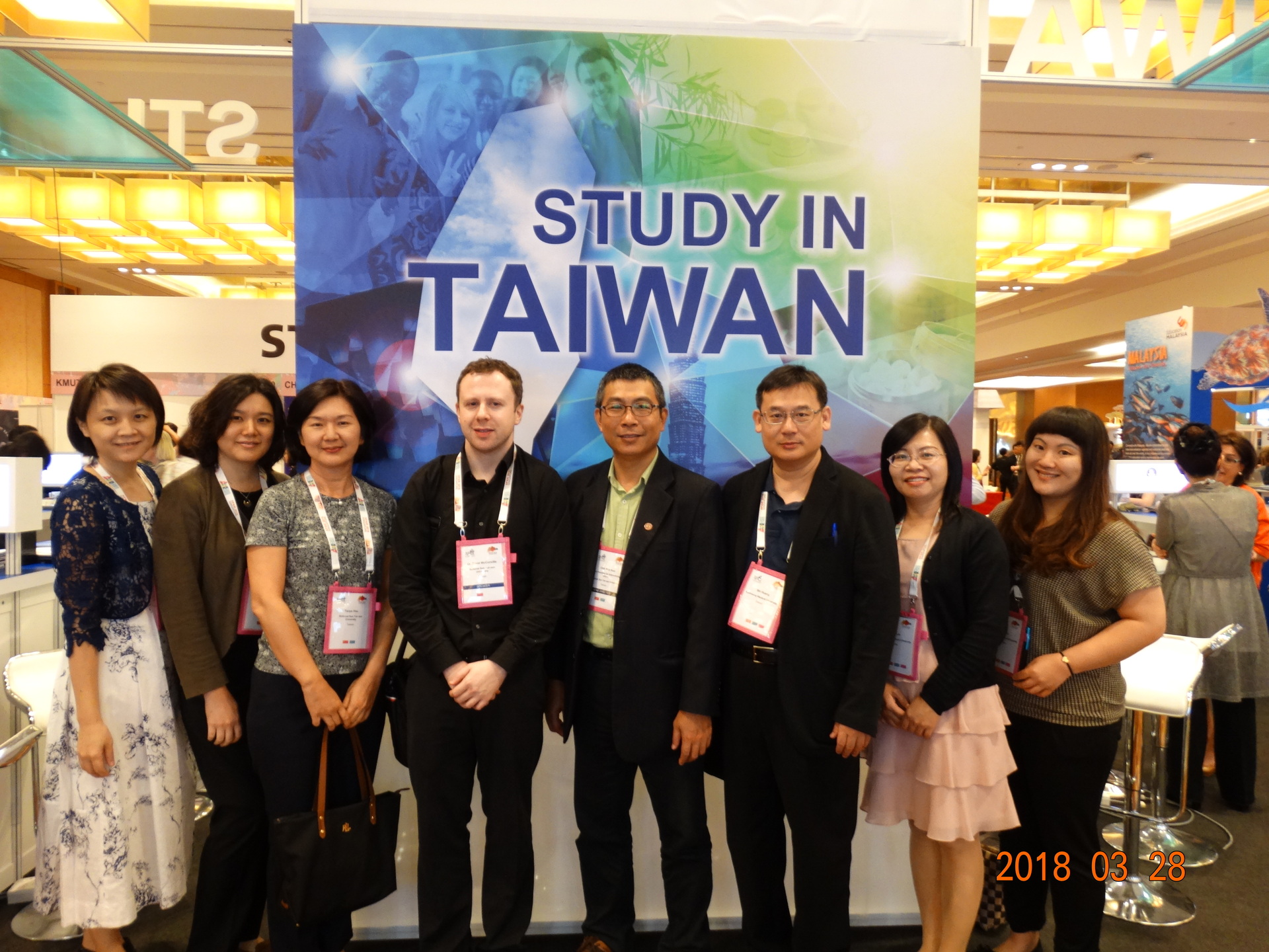 高醫和中山參展人員合影 Staff of NSYSU and Kaohsiung Medical UniversityImage
