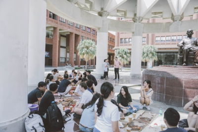 【Student】Midterm Celebration: Picnic and Laser TagImage
