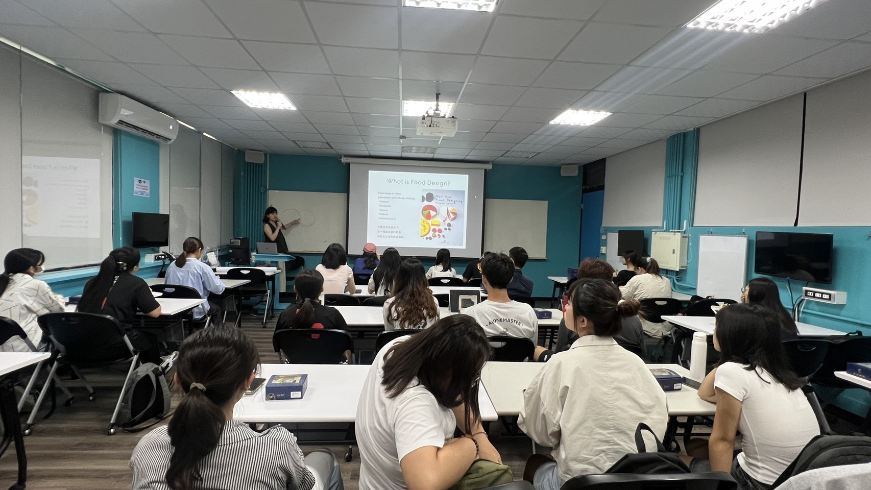 Lecturer Tsai-Feng Yuan introduces the concept of food design
