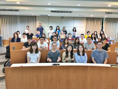 【IBMBA】Dr. Chia Wu Gave a Talk about Social BrandingImage