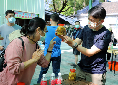 高雄市旗山區糖廠社區人員講解DIY體驗