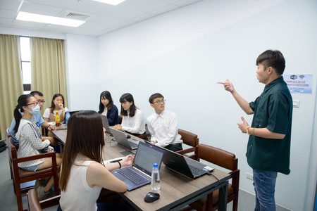 【新聞】外商面面觀(2)面試工作坊---新加坡知名電商資深人資專員賴正煌學長及康邁健康管理顧問(股)公司林珈年學姐分享圖片