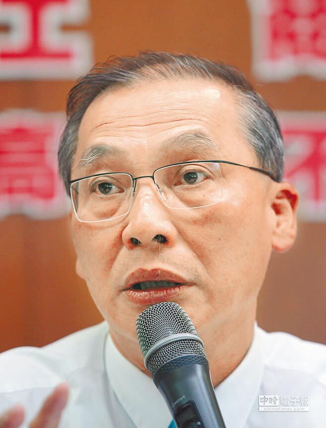 高雄市不動產開發公會理事長張永義認為可藉都更獎勵吸引場站開發圖片