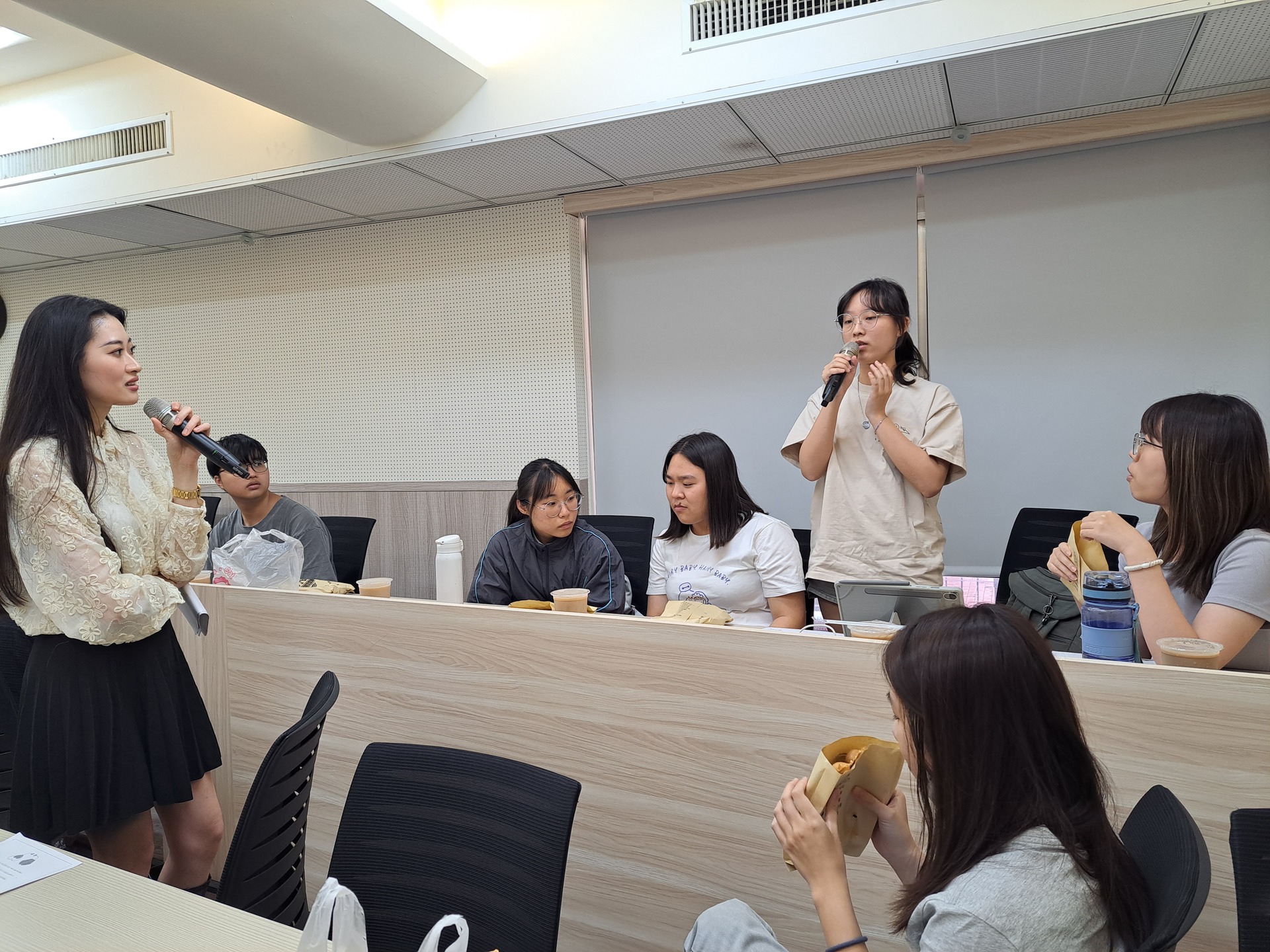 學生勇於表達想法圖片