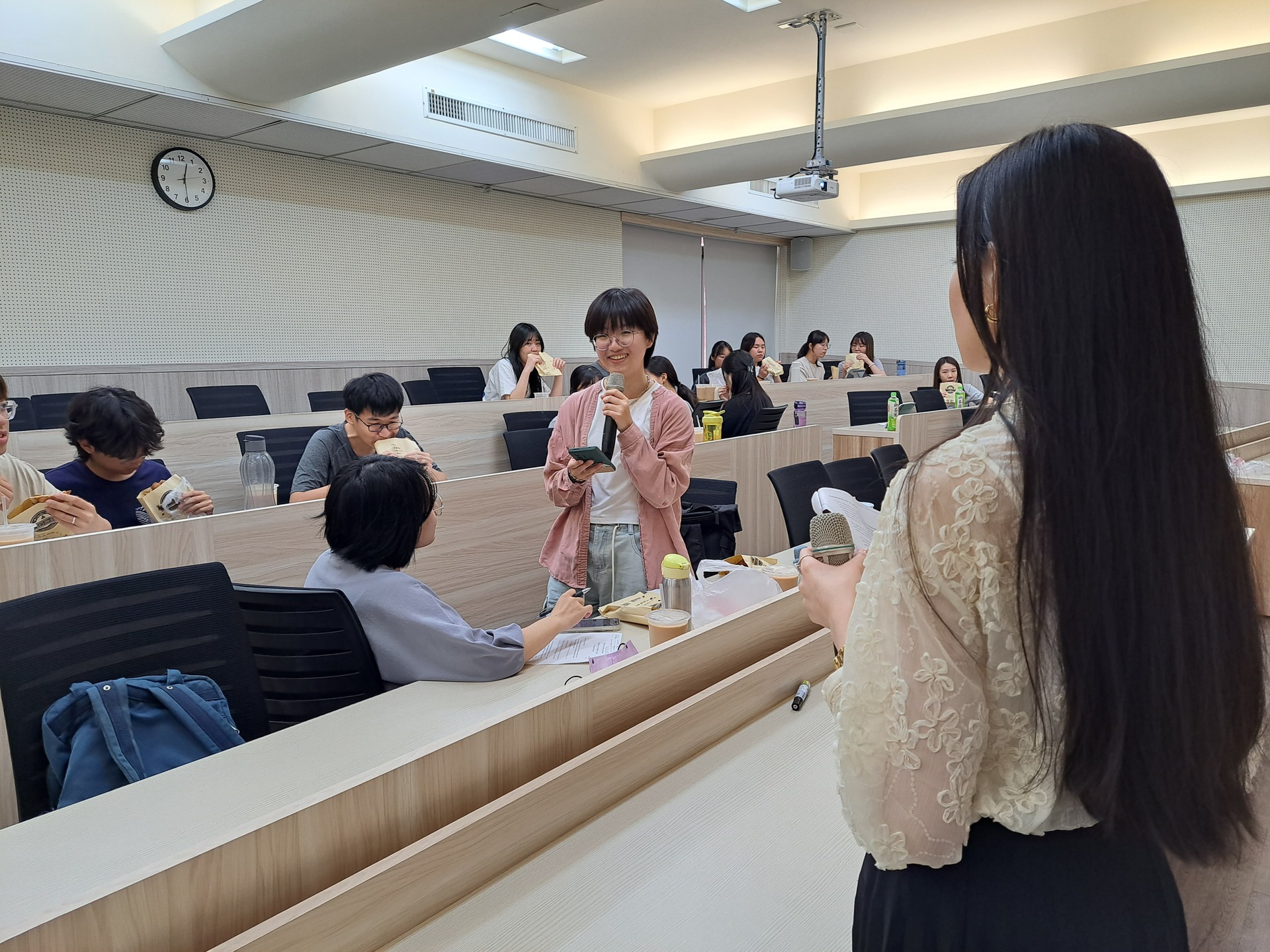 學生勇於表達想法圖片