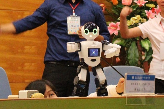 「台灣金融科技研究發展聯盟」26日於第一科大成立，與會來賓包括大專校院、金融機構、科技公司、資訊業界、研究機構等，成立大會十分熱鬧。圖片