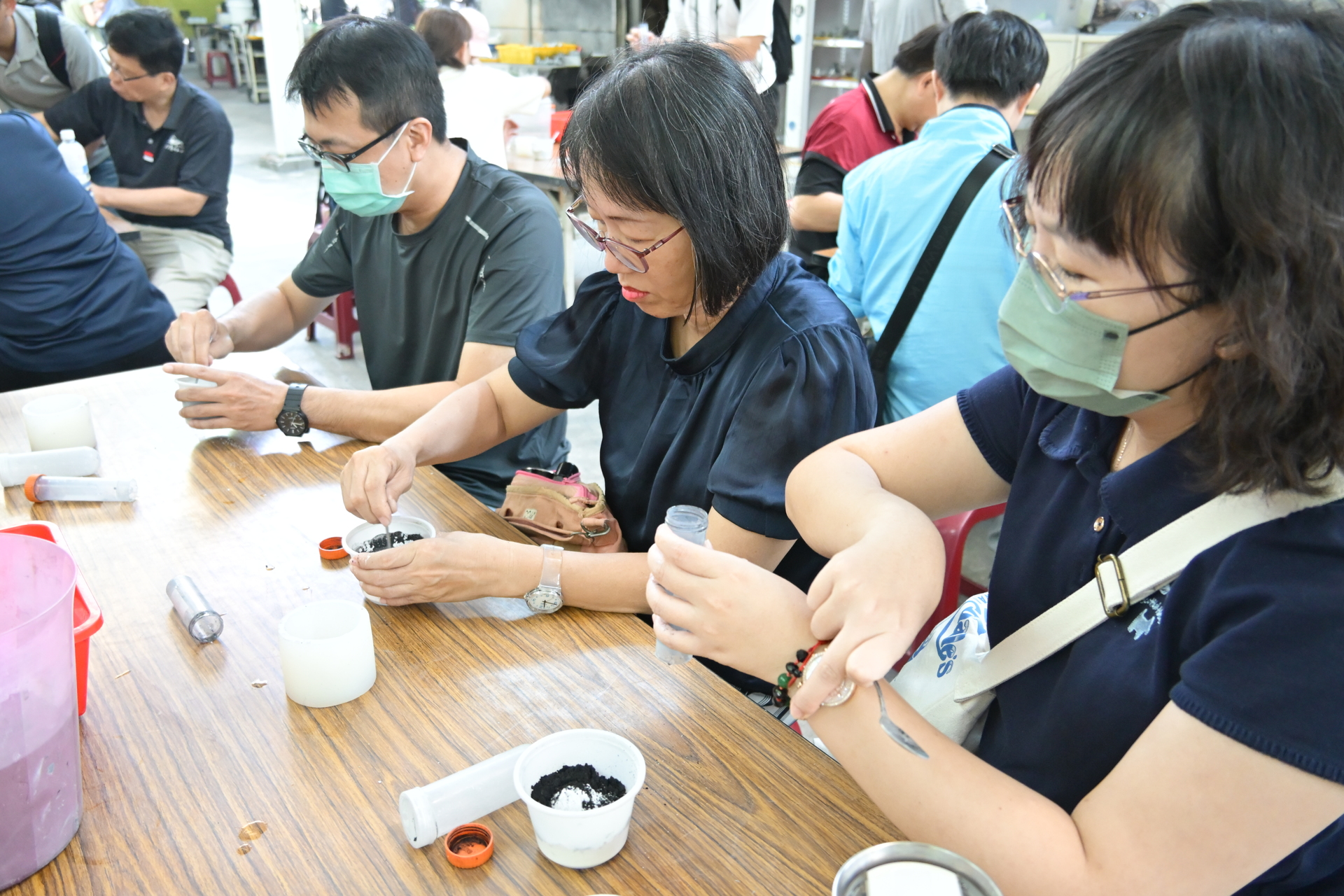 管院同仁體驗製作火山擴香石DIY圖片