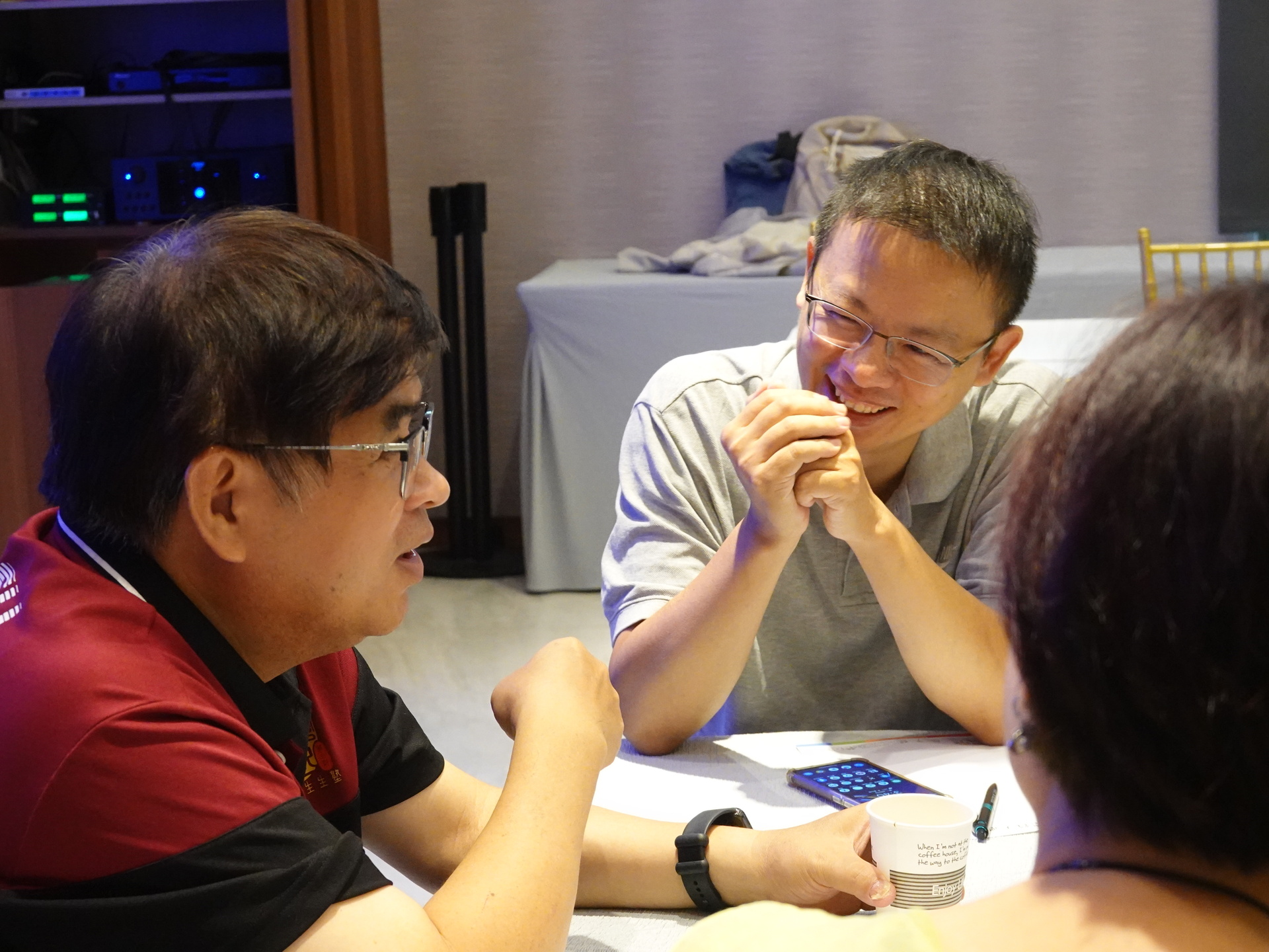 永續焦點圓桌會談探討管院永續教學能量(圖左至右依序:林豪傑院長、蔡錦昌副教授)圖片