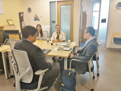 與FIU國際事務中心進行會議圖片