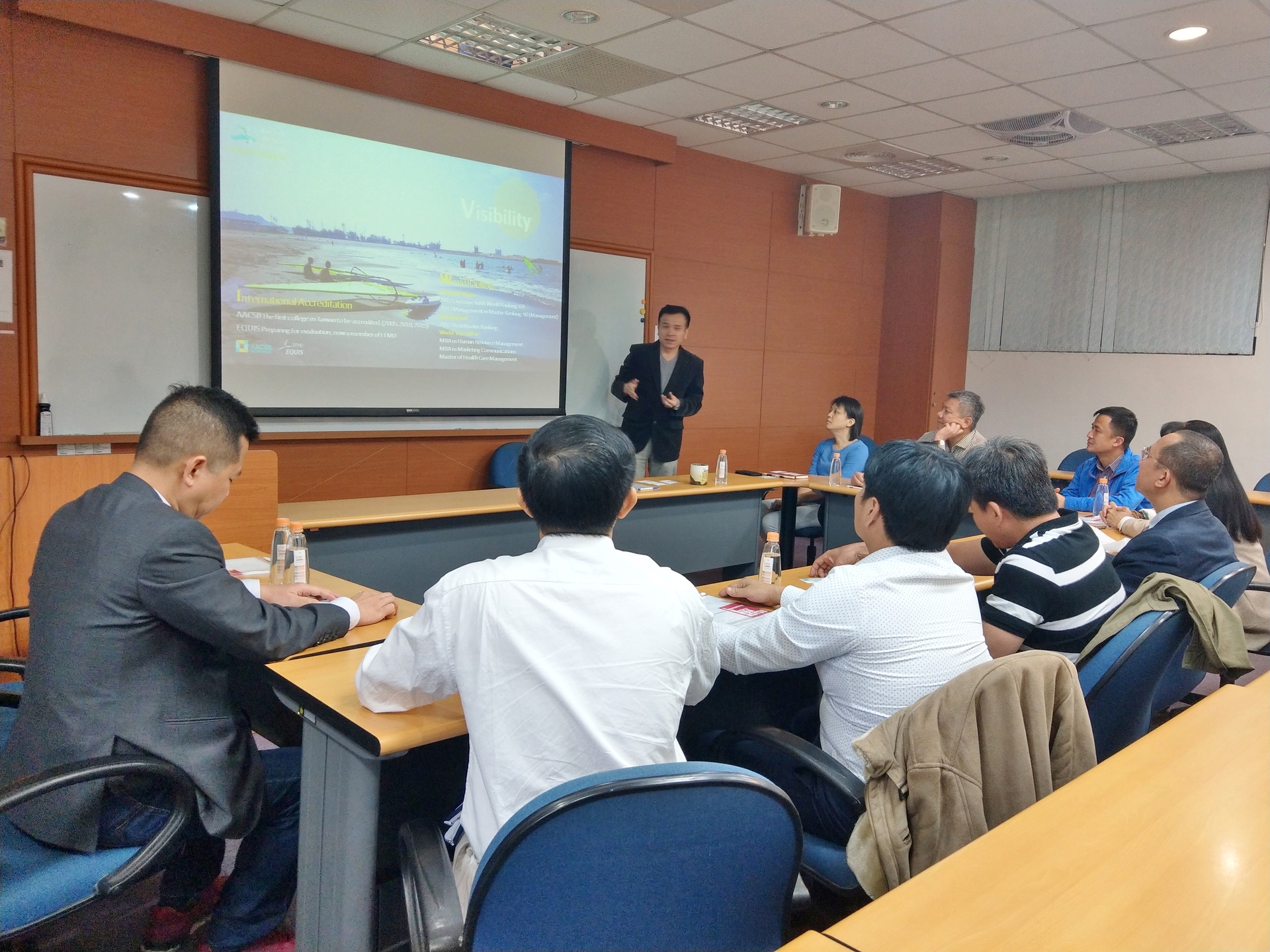 越南 FPT 大學管理學院來訪圖片
